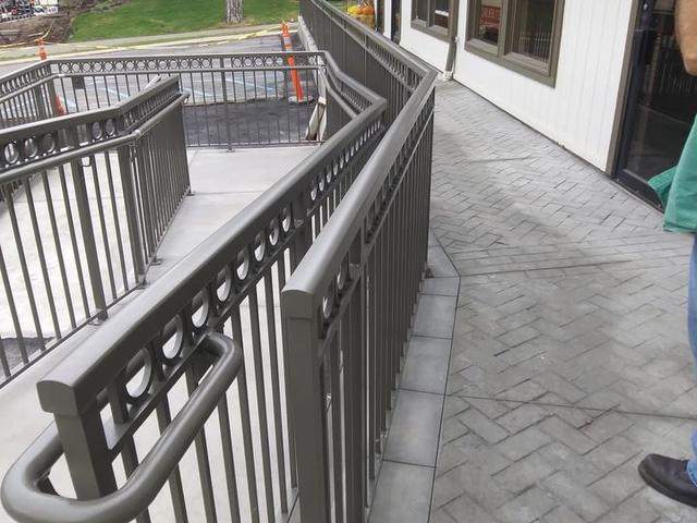 Aluminum and steel ACR4500 handrails